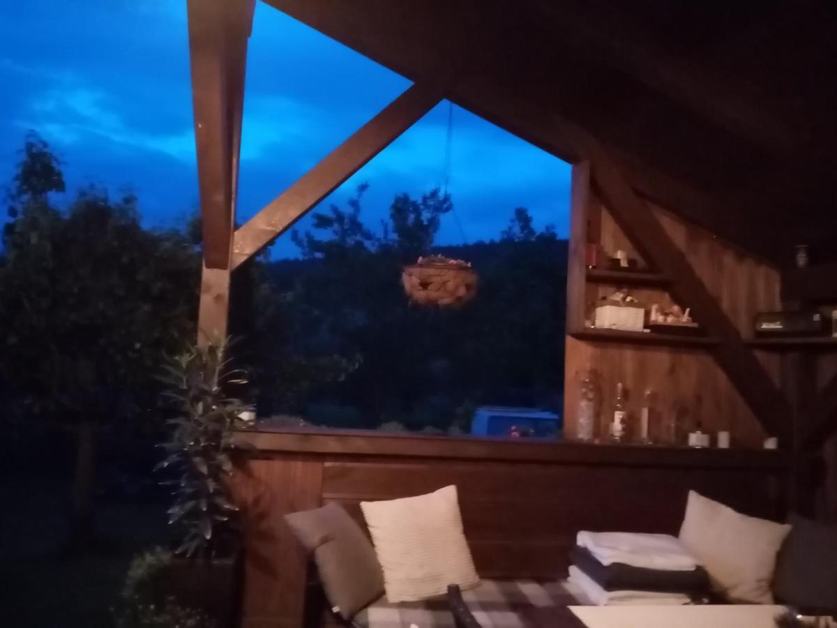Mija Apartman S Vinnym Sklipkem, Zahradou A Grilem Kájov Kültér fotó