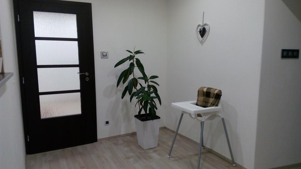 Mija Apartman S Vinnym Sklipkem, Zahradou A Grilem Kájov Kültér fotó
