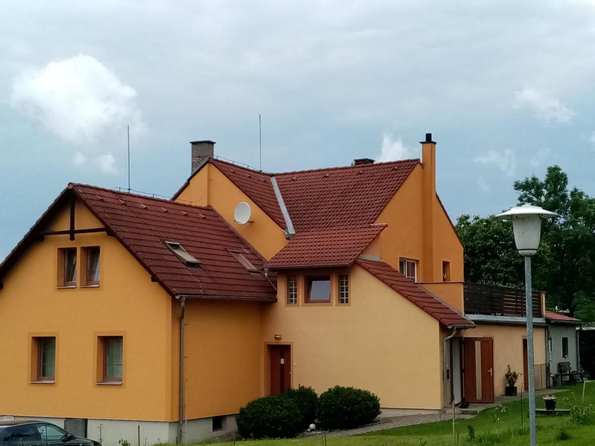 Mija Apartman S Vinnym Sklipkem, Zahradou A Grilem Kájov Kültér fotó